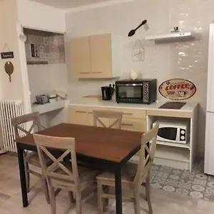 Enclos Savoyard Meublé 1chambre 1 Canapé Lits 3personnes Appartement Grand-Aigueblanche
